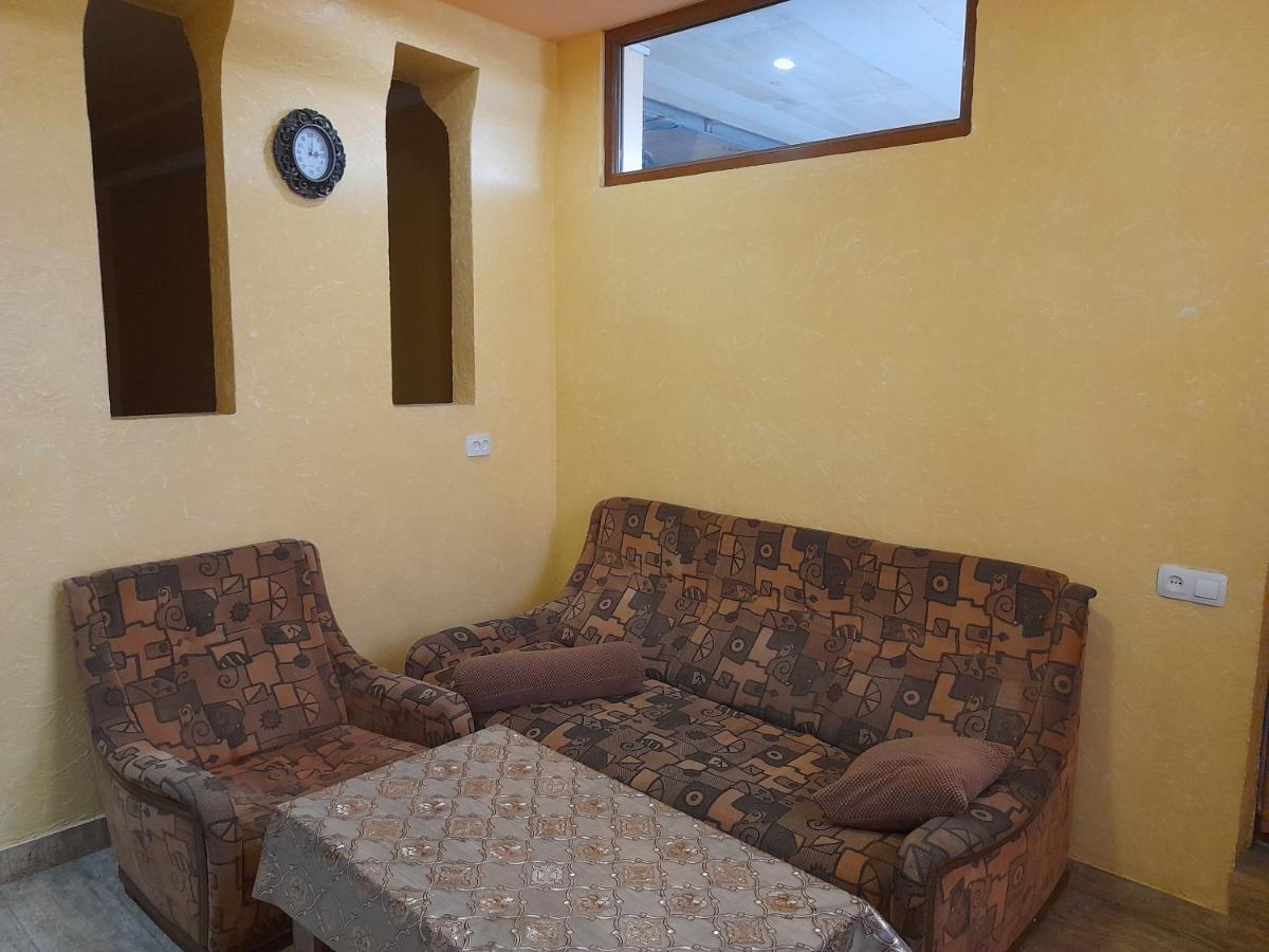 Guest House In Center Erivan Exterior foto