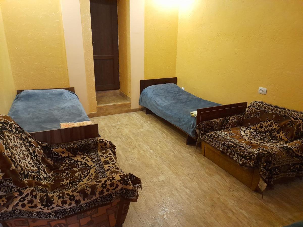 Guest House In Center Erivan Exterior foto