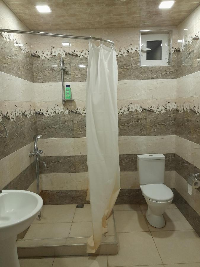 Guest House In Center Erivan Exterior foto